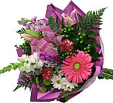 It's easy to give our Designer's Choice Bouquet, featuring popular seasonal flowers for any occasion. Same day delivery across Canada.